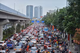 Ngày làm việc đầu tiên sau nghỉ Tết, ùn tắc cục bộ trên tuyến đường Nguyễn Trãi - Ngã Tư Sở