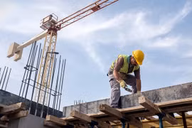 Chủ doanh nghiệp xây dựng “vét” sạch tài sản, nằm chờ phá sản vì dịch bệnh