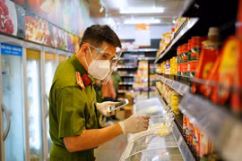 Công an TP. HCM nêu 6 nguyên nhân người dân "bom" hàng