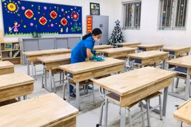 Hà Nội: Tổ chức khử khuẩn, vệ sinh trường, lớp trước khi mở cửa đón học sinh trở lại