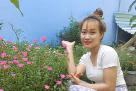 Bỏ làm công nhân, cô gái 9X khởi nghiệp với hoa mười giờ kiếm hơn 20 triệu đồng/tháng