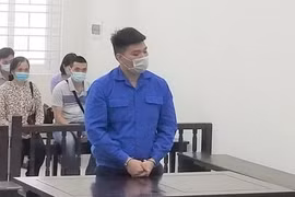 Hà Nội: Cựu cán bộ công an vô ý bắn chết người bị phạt 2 năm 6 tháng tù