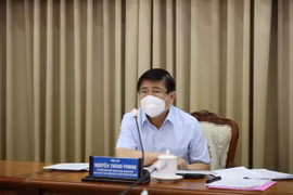 Chủ tịch TP. HCM cho phép Chủ tịch UBND quận-huyện quyền ra lệnh phong toả các khu vực trên địa bàn