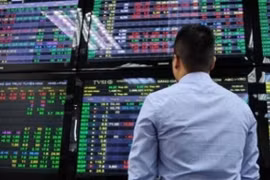 Cổ phiếu bluechips bị chốt lời, chỉ số Vn-Index chật vật tăng