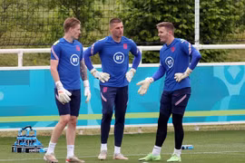 Thủ thành Dean Henderson chia tay Euro 2020