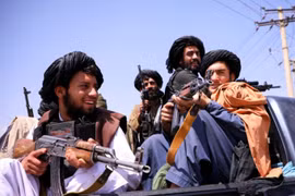 IS dùng chiến thuật của Taliban để tấn công chính quyền mới