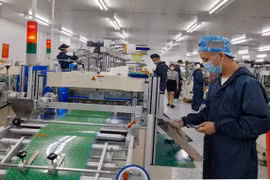 Chủ tịch tỉnh Bắc Giang: Vượt qua đợt dịch bùng phát, kinh tế tỉnh tăng trưởng trở lại