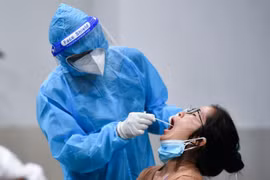 Hà Nội: Thêm 10 ca nghi mắc COVID-19 ở khu công nghiệp Thăng Long