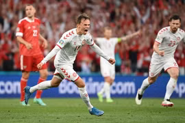 Top 5 cầu thủ bước ra ánh sáng ở Euro 2020