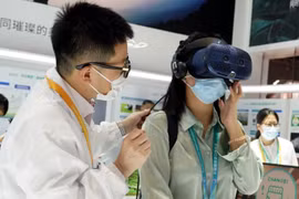 Những cạm bẫy về thế giới ảo bủa vây người dân châu Á