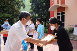 Tri ân 102 tình nguyện viên tôn giáo tham gia hoạt động cứu chữa bệnh nhân COVID-19