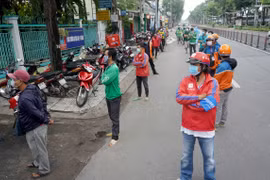 Không đảm bảo việc xét nghiệm cho shipper doanh nghiệp sẽ bị tạm dừng hoạt động ứng dụng giao hàng