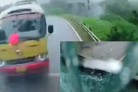 Xe bus đâm trực diện vào ô tô đầu kéo khi ôm cua với tốc độ cao