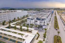 Chính sách hấp dẫn “tiếp lửa” cơn sốt Thái Hưng Crown Villas
