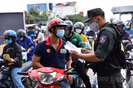 Người dân vội vã rời khỏi TP. HCM trước giờ G vì sợ bị kẹt lại