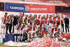 CLB Ajax Amsterdam vô địch Hà Lan lần thứ 35
