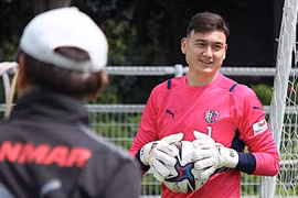 Thủ môn Văn Lâm chưa thể ra sân trận ra mắt cho CLB Cerezo Osaka