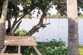 Phát hiện thi thể nam thanh niên tử vong trôi trên sông Sài Gòn