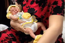 TPHCM: Bé sơ sinh bị bỏ rơi trong thùng rác ở huyện Bình Chánh
