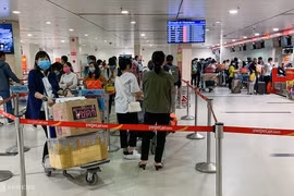 TP. HCM: Xác định hơn 200 trường hợp tiếp xúc chùm lây nhiễm ở sân bay Tân Sân Nhất