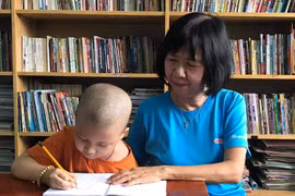 Cô giáo chắp bút cho hàng nghìn trẻ ung thư: “Các em xứng đáng có một tuổi thơ đẹp của riêng mình"