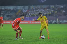 Truyền thông Hàn Quốc: "Kiatisuk giúp HLV Park Hang Seo giải bài toán khó"