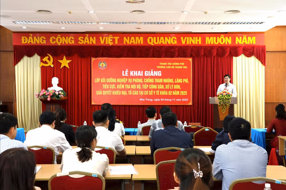 ts khanh 2