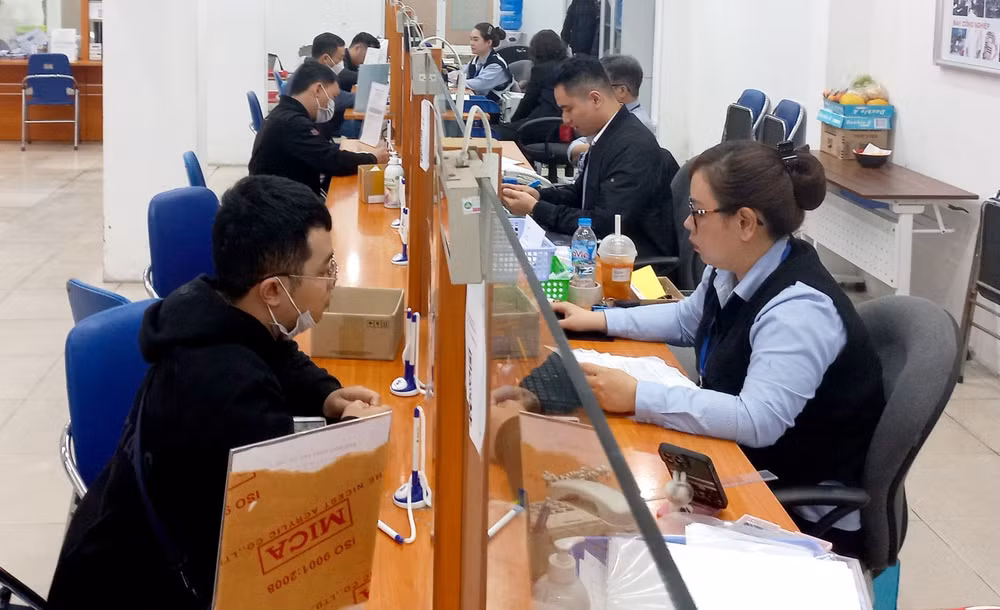 Bộ Nội vụ hướng dẫn chế độ lương sau sáp nhập bảo lưu phụ cấp 6 tháng và áp dụng ngay Phụ cấp công vụ