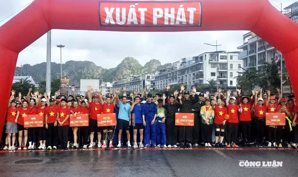 anh-12-chay-lan-toa-thuong-ton-phap-luat.jpg