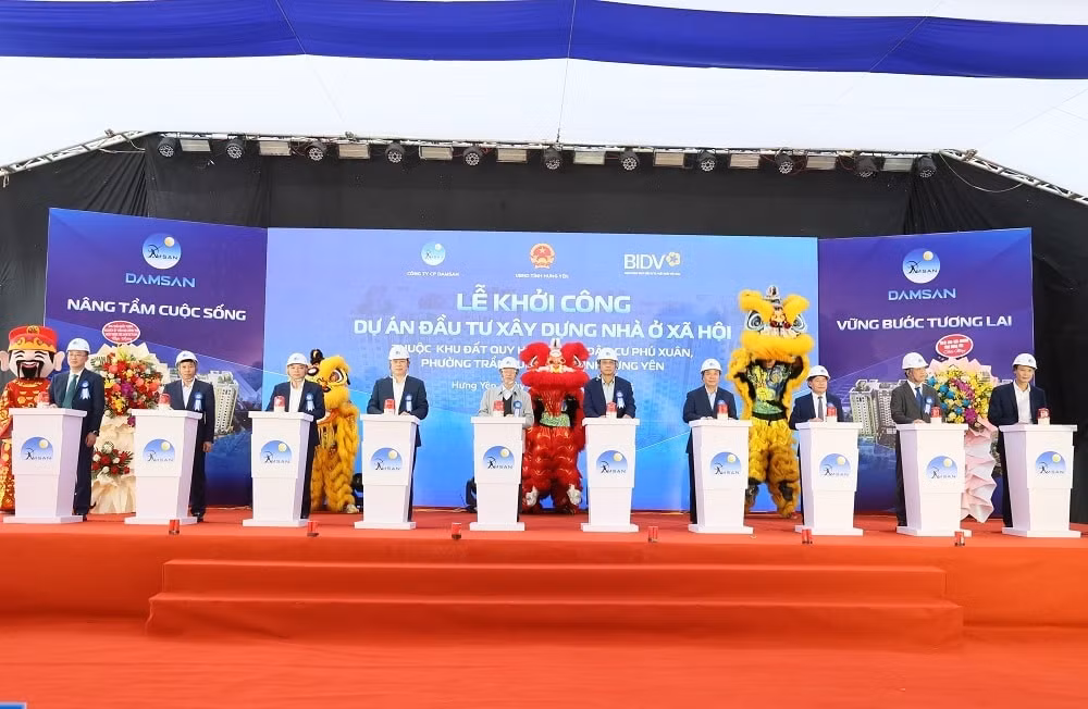 khởi công