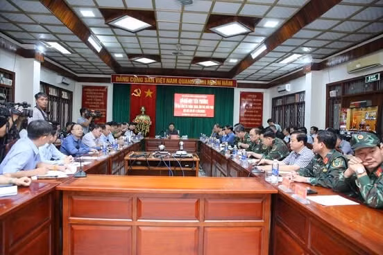 Khắc phục hậu quả bão số 13: Khẩn trương triển khai theo phương châm 