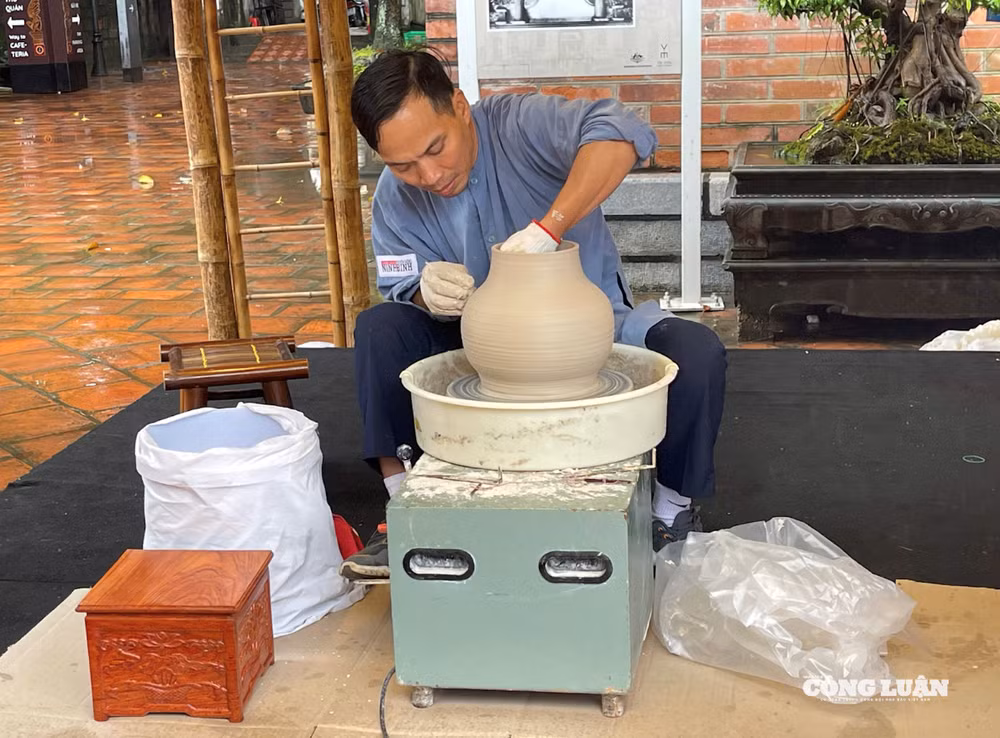 Ảnh màn hình 2025-11-01 lúc 18.16.40