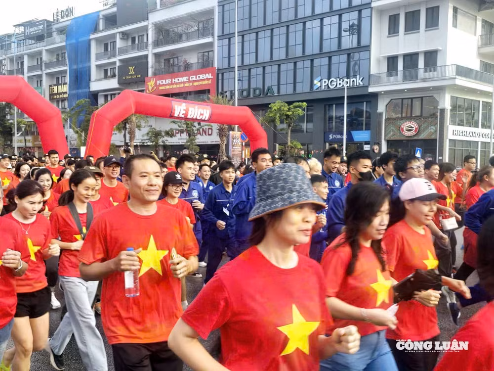anh7-chay-lan-toa-thuong-ton-phap-luat.jpg