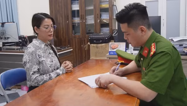 Khám xét nơi ở trong khu biệt thự của diễn viên Trương Ngọc Ánh -0