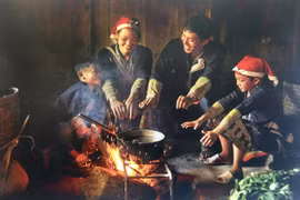 Khai mạc Triển lãm ảnh “Mái ấm gia đình Việt”
