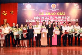 Nhà báo đi tìm câu trả lời về chính sách giảm nghèo