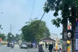 Phe vé tấp nập trước trận U23 Việt Nam - U23 Myanmar