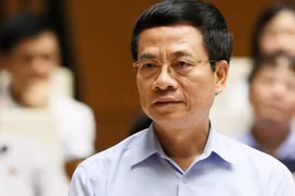 Bộ trưởng Nguyễn Mạnh Hùng: "Dùng công nghệ để dọn rác trên mạng"