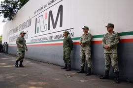 Mexico cử quân đội tới biên giới phía Nam