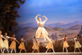 Ấn tượng đêm trình diễn vở ballet kinh điển “Giselle” nhân kỷ niệm Quốc khánh Liên bang Nga