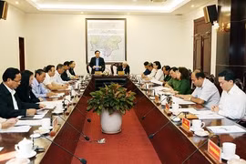 Bảo đảm cơ cấu cán bộ về giới, dân tộc, độ tuổi, chống hiện tượng chạy chức, chạy quyền