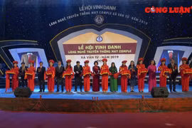 Phú Xuyên (Hà Nội): Tưng bừng khai mạc lễ hội làng nghề Comple xã Vân Từ 2019