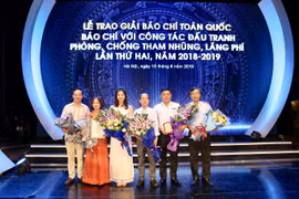 Đằng sau giải thưởng của chúng tôi là cả tập thể lặng thầm cống hiến