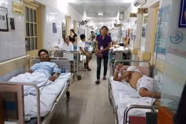 Thu phí người nuôi bệnh: Trăm cái lý không bằng tý cái tình