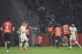 PSG thua tức tưởi 1 - 5 trước Lille