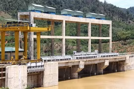 Thủy điện Đắk Kar kẹt cửa van xả đe dọa tính mạng và tài sản của người dân