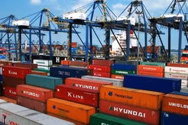 Nửa đầu tháng 7 nhập siêu trở lại gần 700 triệu USD