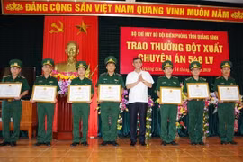 Quảng Bình: Thưởng nóng Ban chuyên án phá đường dây vận chuyển 100.000 viên ma túy xuyên quốc gia