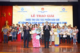 Trao giải cuộc thi báo chí viết về giảm nghèo lần thứ 3 năm 2019