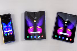 Điện thoại màn gập Galaxy Fold chính thức được bán ra vào tháng 9